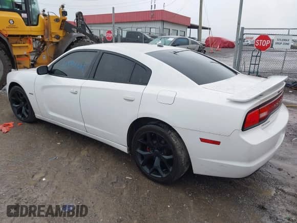 ✅ 2013 Dodge Charger RT • VIN: 2C3CDXCT8DH692854 • Lot: 43520685. Wystawiony na IAAI z przebiegiem 175 356 mil. Bezpłatny archiwum sprzedaży aukcyjnych z USA i szczegółowy raport historii pojazdu na DreamBid. Zdjęcie 3.