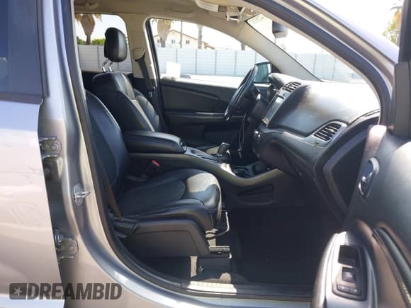 ✅ 2017 Dodge Journey Crossroad Plus • VIN: 3C4PDCGB1HT702192 • Лот: 42293317. Опубликован ранее на IAAI с пробегом 114 658 миль. Бесплатный доступ к архиву аукционных продаж из США и подробный отчёт об истории автомобиля на DreamBid. Изображение 5.