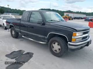 1997 Chevrolet Silverado 1500 z VIN 2GCEK19RXV1119841, wystawiony jako IAAI lot #42691294 z przebiegiem 207 263 mil mil oraz . Historia ofert i sprzedaży dostępna na DreamBid. Obrazek 1.