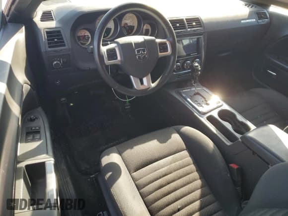 ✅ 2014 Dodge Challenger SXT 100th Anniversary • VIN: 2C3CDYAG4EH283327 • Lot: 79128544. Wystawiony na Copart z przebiegiem 109 818 mil. Bezpłatny archiwum sprzedaży aukcyjnych z USA i szczegółowy raport historii pojazdu na DreamBid. Zdjęcie 8.