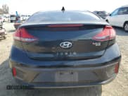 ✅ 2018 Hyundai Ioniq Blue • VIN: KMHC65LC0JU073681 • Lot: 55296685. Wystawiony na Copart z przebiegiem 130 580 mil. Bezpłatny archiwum sprzedaży aukcyjnych z USA i szczegółowy raport historii pojazdu na DreamBid. Zdjęcie 6.