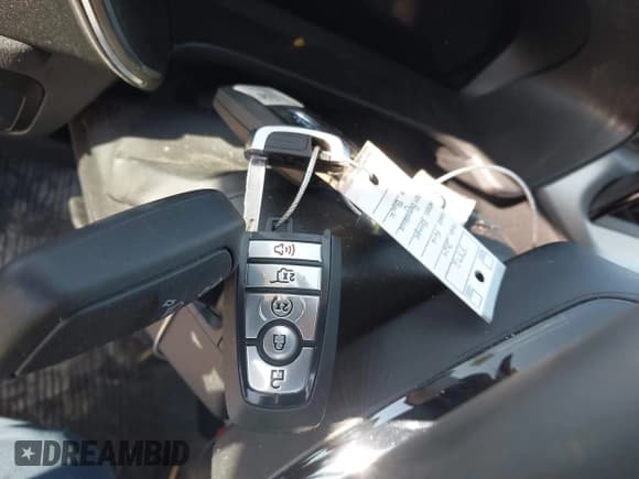 ✅ 2024 Ford Escape PHEV • VIN: 1FMCU0E19RUB28841 • Lot: 43069690. Listed on IAAI with 3,204 mi. Free auction sales archive from the USA and detailed vehicle history report at DreamBid. Image 11.