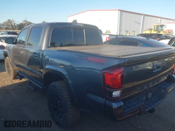 ✅ 2022 Toyota Tacoma TRD Off Road • VIN: 3TMCZ5AN0NM506202 • Лот: 43846201. Опубликован ранее на IAAI с пробегом 27 048 миль. Бесплатный доступ к архиву аукционных продаж из США и подробный отчёт об истории автомобиля на DreamBid. Изображение 3.