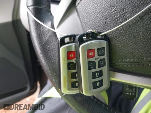 ✅ 2017 Toyota Sienna XLE Auto Access Seat • VIN: 5TDYZ3DC5HS817875 • Lot: 42274836. Listed on IAAI with 67,119 mi. Free auction sales archive from the USA and detailed vehicle history report at DreamBid. Image 11.