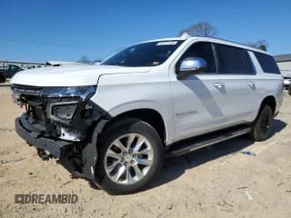 ✅ 2022 Chevrolet Suburban Premier • VIN: 1GNSKFKD4NR209368 • Lot: 47211455. Wystawiony na Copart z przebiegiem 50 421 mil. Bezpłatny archiwum sprzedaży aukcyjnych z USA i szczegółowy raport historii pojazdu na DreamBid. Zdjęcie 1.