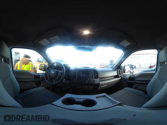 ✅ 2017 Ford F-150 XL • VIN: 1FTFX1EG4HKD47400 • Lot: 43530311. Wystawiony na IAAI z przebiegiem 146 998 mil. Bezpłatny archiwum sprzedaży aukcyjnych z USA i szczegółowy raport historii pojazdu na DreamBid. Zdjęcie 18.