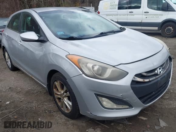 ✅ 2013 Hyundai Elantra • VIN: KMHD35LE2DU020869 • Lot: 43635744. Listed on IAAI with 195,927 mi. Free auction sales archive from the USA and detailed vehicle history report at DreamBid. Image 1.