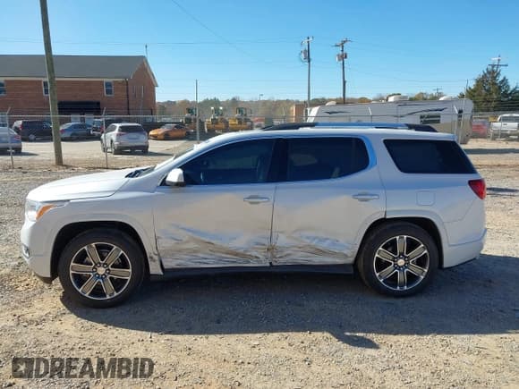 ✅ 2019 GMC Acadia Denali • VIN: 1GKKNPLS7KZ215989 • Lot: 43665254. Listed on IAAI with 35,063 mi. Free auction sales archive from the USA and detailed vehicle history report at DreamBid. Image 14.