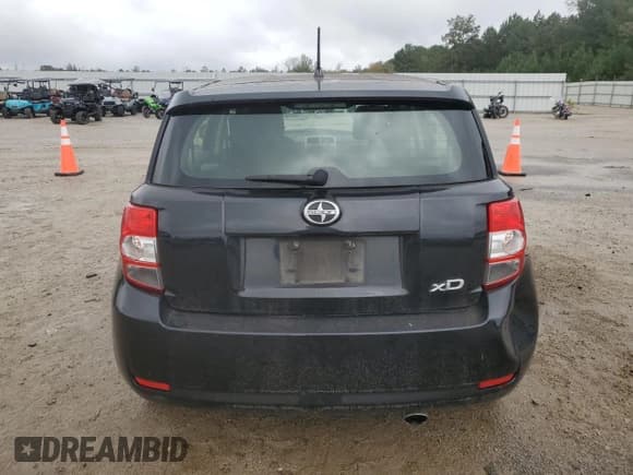 ✅ 2013 Scion xD • VIN: JTKKUPB40D1033689 • Lot: 90026135. Listed on Copart with 105,627 mi. Free auction sales archive from the USA and detailed vehicle history report at DreamBid. Image 6.