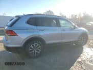 ✅ 2020 Volkswagen Tiguan SE • VIN: 3VV2B7AXXLM078926 • Lot: 91168855. Wystawiony na Copart z przebiegiem 92 379 mil. Bezpłatny archiwum sprzedaży aukcyjnych z USA i szczegółowy raport historii pojazdu na DreamBid. Zdjęcie 3.
