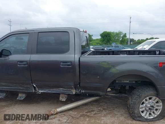 ✅ 2018 Ford F-250 XL • VIN: 1FT7W2B61JEC99951 • Lot: 42076634. Listed on IAAI with 107,900 mi. Free auction sales archive from the USA and detailed vehicle history report at DreamBid. Image 14.