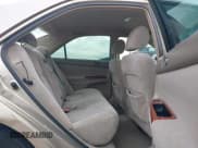 ✅ 2004 Toyota Camry LE • VIN: 4T1BE32K84U861432 • Lot: 42570803. Wystawiony na IAAI z przebiegiem 226 690 mil. Bezpłatny archiwum sprzedaży aukcyjnych z USA i szczegółowy raport historii pojazdu na DreamBid. Zdjęcie 8.