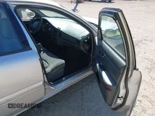 ✅ 2002 Buick Century Custom • VIN: 2G4WS52J321269152 • Lot: 43311604. Wystawiony na IAAI z przebiegiem 211 533 mil. Bezpłatny archiwum sprzedaży aukcyjnych z USA i szczegółowy raport historii pojazdu na DreamBid. Zdjęcie 5.