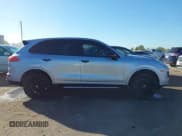 ✅ 2017 Porsche Cayenne • VIN: WP1AA2A2XHKA82752 • Лот: 43705470. Опубликован ранее на IAAI с пробегом 105 345 миль. Бесплатный доступ к архиву аукционных продаж из США и подробный отчёт об истории автомобиля на DreamBid. Изображение 13.
