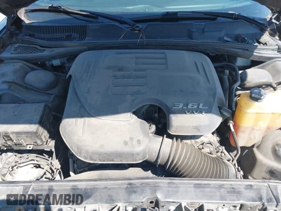 ✅ 2018 Dodge Challenger SXT • VIN: 2C3CDZAG0JH232858 • Lot: 43135440. Wystawiony na IAAI z przebiegiem 114 000 mil. Bezpłatny archiwum sprzedaży aukcyjnych z USA i szczegółowy raport historii pojazdu na DreamBid. Zdjęcie 10.