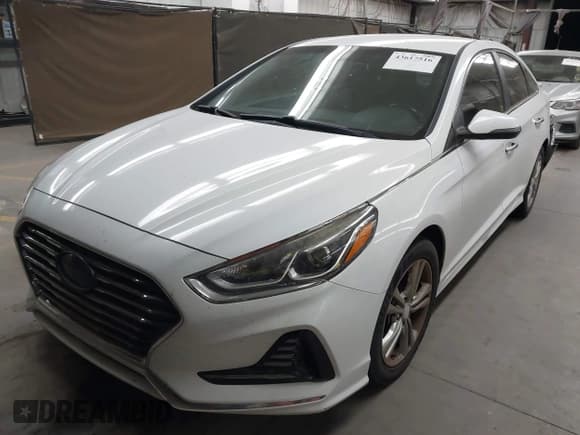✅ 2018 Hyundai Sonata Sport Plus • VIN: 5NPE34AF7JH607055 • Lot: 43617516. Listed on IAAI with 111,585 mi. Free auction sales archive from the USA and detailed vehicle history report at DreamBid. Image 17.