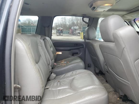 ✅ 2003 Chevrolet Suburban LT • VIN: 3GNFK16Z53G255685 • Lot: 89187135. Listed on Copart with 215,611 mi. Free auction sales archive from the USA and detailed vehicle history report at DreamBid. Image 11.