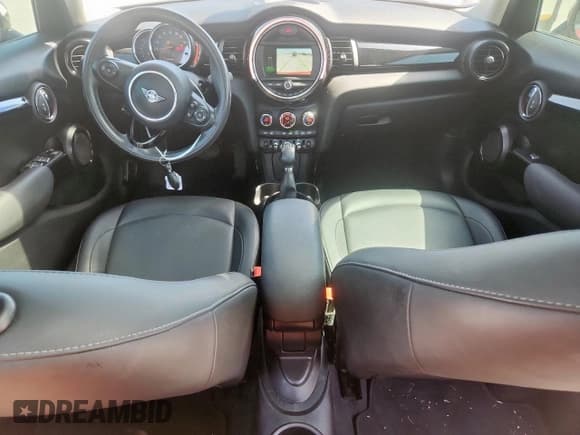 ✅ 2019 MINI Hardtop 4 Door Cooper • VIN: WMWXU1C52K2J01853 • Лот: 67024685. Опубликован ранее на Copart с пробегом 81 145 миль. Бесплатный доступ к архиву аукционных продаж из США и подробный отчёт об истории автомобиля на DreamBid. Изображение 8.