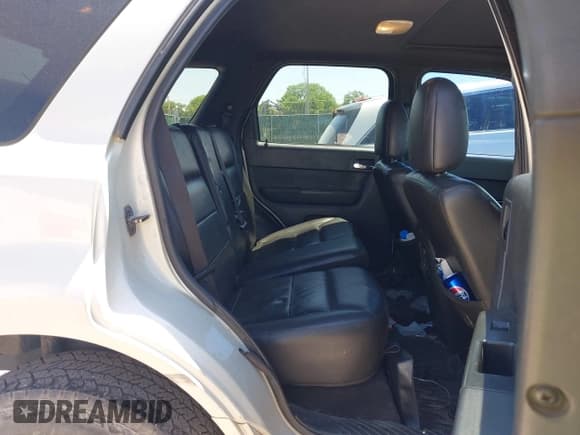 ✅ 2009 Ford Escape Limited • VIN: 1FMCU04G79KB35059 • Lot: 42302842. Listed on IAAI with 248,440 mi. Free auction sales archive from the USA and detailed vehicle history report at DreamBid. Image 8.