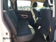 ✅ 2017 Nissan Titan SV • VIN: 1N6AA1EK1HN543242 • Lot: 82617335. Wystawiony na Copart z przebiegiem 147 442 mil. Bezpłatny archiwum sprzedaży aukcyjnych z USA i szczegółowy raport historii pojazdu na DreamBid. Zdjęcie 10.