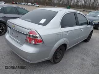 ✅ 2011 Chevrolet Aveo 1LT • VIN: KL1TD5DE5BB131122 • Lot: 41559582. Wystawiony na IAAI z przebiegiem Nie podano. Bezpłatny archiwum sprzedaży aukcyjnych z USA i szczegółowy raport historii pojazdu na DreamBid. Zdjęcie 4.
