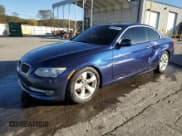 ✅ 2013 BMW 3 Series 328i • VIN: WBADW3C56DJ527188 • Lot: 87383545. Wystawiony na Copart z przebiegiem 136 679 mil. Bezpłatny archiwum sprzedaży aukcyjnych z USA i szczegółowy raport historii pojazdu na DreamBid. Zdjęcie 1.