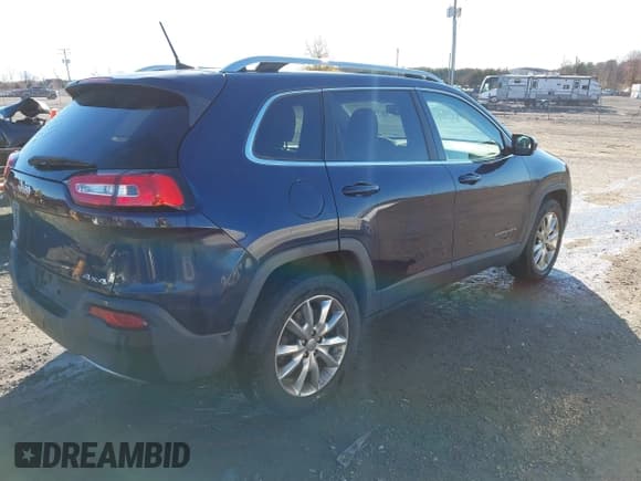 ✅ 2016 Jeep Cherokee Limited • VIN: 1C4PJMDB0GW151409 • Lot: 43711984. Wystawiony na IAAI z przebiegiem 227 545 mil. Bezpłatny archiwum sprzedaży aukcyjnych z USA i szczegółowy raport historii pojazdu na DreamBid. Zdjęcie 4.