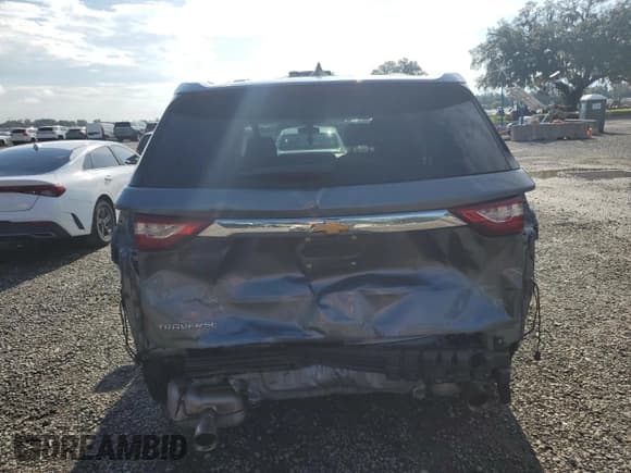 ✅ 2021 Chevrolet Traverse LS • VIN: 1GNERFKW4MJ174791 • Lot: 68449694. Wystawiony na Copart z przebiegiem 83 134 mil. Bezpłatny archiwum sprzedaży aukcyjnych z USA i szczegółowy raport historii pojazdu na DreamBid. Zdjęcie 6.