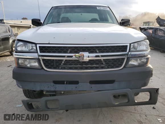 ✅ 2006 Chevrolet Silverado 2500HD Work Truck • VIN: 1GCHK29226E117541 • Лот: 85210894. Опубликован ранее на Copart с пробегом 323 223 миль. Бесплатный доступ к архиву аукционных продаж из США и подробный отчёт об истории автомобиля на DreamBid. Изображение 5.