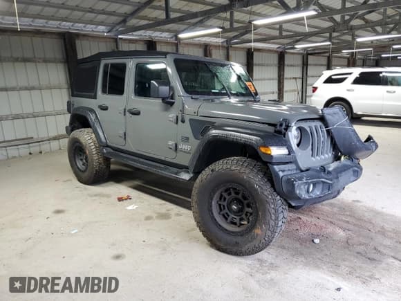 ✅ 2020 Jeep Wrangler Unlimited Freedom • VIN: 1C4HJXDG3LW350448 • Lot: 58480935. Wystawiony na Copart z przebiegiem 67 941 mil. Bezpłatny archiwum sprzedaży aukcyjnych z USA i szczegółowy raport historii pojazdu na DreamBid. Zdjęcie 4.