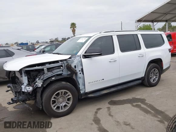 ✅ 2023 Jeep Wagoneer • VIN: 1C4SJSAP4PS560552 • Лот: 42067956. Опубликован ранее на IAAI с пробегом 6 382 миль. Бесплатный доступ к архиву аукционных продаж из США и подробный отчёт об истории автомобиля на DreamBid. Изображение 14.