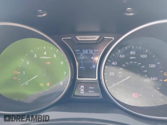 ✅ 2014 Hyundai Veloster Turbo • VIN: KMHTC6AE9EU182746 • Lot: 42234958. Wystawiony na IAAI z przebiegiem 58 767 mil. Bezpłatny archiwum sprzedaży aukcyjnych z USA i szczegółowy raport historii pojazdu na DreamBid. Zdjęcie 7.