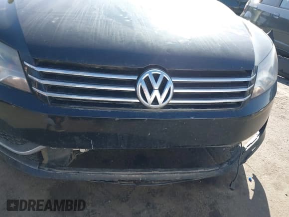 ✅ 2015 Volkswagen Passat S • VIN: 1VWAT7A33FC078550 • Lot: 43220178. Wystawiony na IAAI z przebiegiem 145 786 mil. Bezpłatny archiwum sprzedaży aukcyjnych z USA i szczegółowy raport historii pojazdu na DreamBid. Zdjęcie 6.