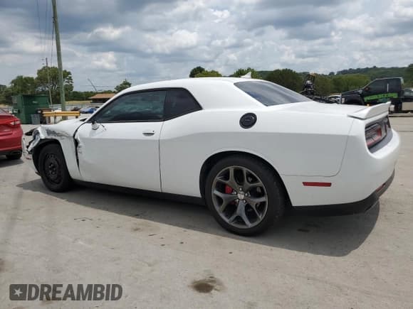 ✅ 2015 Dodge Challenger SXT Plus • VIN: 2C3CDZBG1FH757630 • Lot: 63561574. Wystawiony na Copart z przebiegiem 86 258 mil. Bezpłatny archiwum sprzedaży aukcyjnych z USA i szczegółowy raport historii pojazdu na DreamBid. Zdjęcie 2.