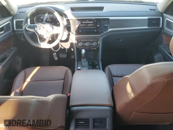 ✅ 2023 Volkswagen Atlas SE • VIN: 1V2HR2CA0PC523664 • Lot: 86837615. Wystawiony na Copart z przebiegiem 45 773 mil. Bezpłatny archiwum sprzedaży aukcyjnych z USA i szczegółowy raport historii pojazdu na DreamBid. Zdjęcie 8.