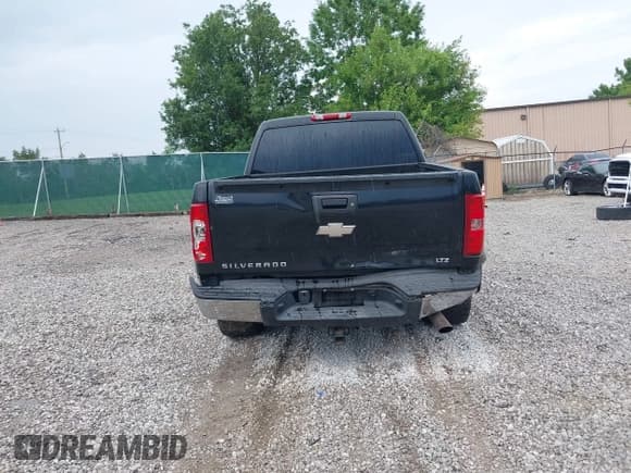 ✅ 2008 Chevrolet Silverado 1500 LTZ • VIN: 2GCFK13Y081168300 • Lot: 42696049. Listed on IAAI with 183,339 mi. Free auction sales archive from the USA and detailed vehicle history report at DreamBid. Image 16.