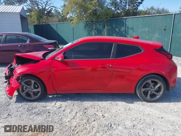 2019 Hyundai Veloster Premium with VIN KMHTG6AF4KU016305, listed as a IAAI auction lot 41016439 with 80,676 mi miles and . Bid and sale history available at DreamBid. Image 13.