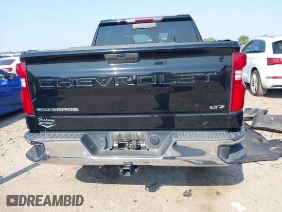 ✅ 2021 Chevrolet Silverado 1500 LTZ • VIN: 3GCPWEED0MG213277 • Lot: 43052668. Wystawiony na IAAI z przebiegiem 91 117 mil. Bezpłatny archiwum sprzedaży aukcyjnych z USA i szczegółowy raport historii pojazdu na DreamBid. Zdjęcie 16.