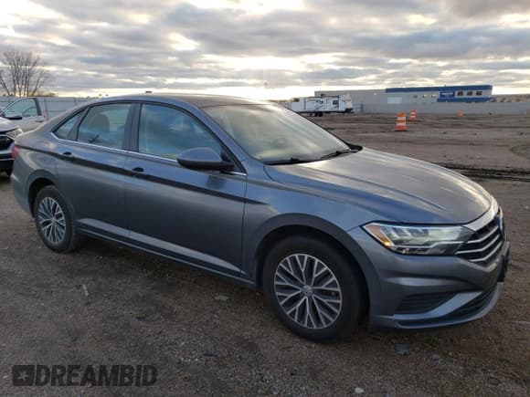 ✅ 2019 Volkswagen Jetta S • VIN: 3VWC57BU0KM124046 • Lot: 75404764. Wystawiony na Copart z przebiegiem 77 570 mil. Bezpłatny archiwum sprzedaży aukcyjnych z USA i szczegółowy raport historii pojazdu na DreamBid. Zdjęcie 4.