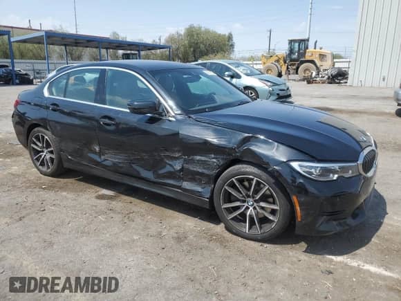 2022 BMW 3 Series 330i z VIN 3MW5R1J07N8C37031, wystawiony jako Copart lot #64571865 z przebiegiem 70 832 mil mil oraz Szkoda całkowita • Salvage title. Historia ofert i sprzedaży dostępna na DreamBid. Obrazek 4.