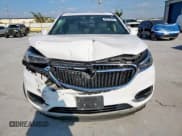 ✅ 2020 Buick Enclave Essence • VIN: 5GAERBKW5LJ307110 • Lot: 80679555. Wystawiony na Copart z przebiegiem 80 770 mil. Bezpłatny archiwum sprzedaży aukcyjnych z USA i szczegółowy raport historii pojazdu na DreamBid. Zdjęcie 5.