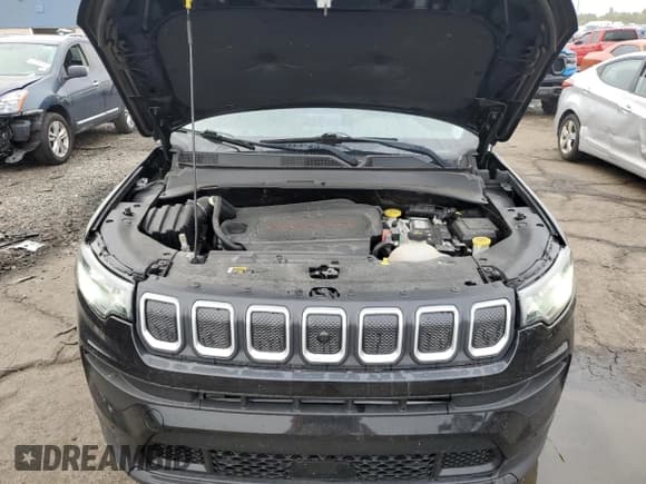 ✅ 2022 Jeep Compass Latitude • VIN: 3C4NJDBB6NT121019 • Lot: 81715005. Listed on Copart with 69,896 mi. Free auction sales archive from the USA and detailed vehicle history report at DreamBid. Image 11.