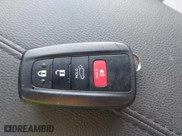 ✅ 2019 Toyota RAV4 Limited • VIN: JTMN1RFV9KD518825 • Лот: 43618640. Опубликован ранее на IAAI с пробегом 98 515 миль. Бесплатный доступ к архиву аукционных продаж из США и подробный отчёт об истории автомобиля на DreamBid. Изображение 11.