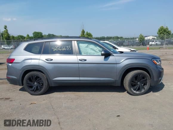 ✅ 2022 Volkswagen Atlas SE • VIN: 1V2HR2CA7NC526848 • Lot: 42566635. Listed on IAAI with 31,645 mi. Free auction sales archive from the USA and detailed vehicle history report at DreamBid. Image 14.
