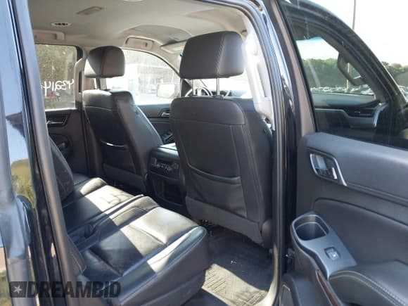 ✅ 2019 Chevrolet Suburban LT • VIN: 1GNSKHKC3KR143958 • Lot: 43214049. Wystawiony na IAAI z przebiegiem 199 490 mil. Bezpłatny archiwum sprzedaży aukcyjnych z USA i szczegółowy raport historii pojazdu na DreamBid. Zdjęcie 8.