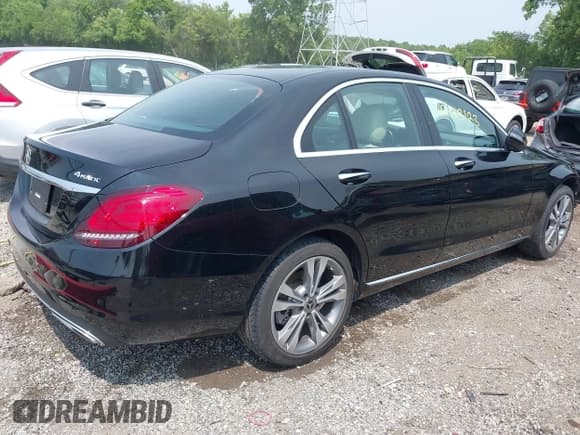 ✅ 2020 Mercedes-Benz C 300 • VIN: WDDWF8EB1LR549066 • Lot: 42453123. Wystawiony na IAAI z przebiegiem 36 472 mil. Bezpłatny archiwum sprzedaży aukcyjnych z USA i szczegółowy raport historii pojazdu na DreamBid. Zdjęcie 4.