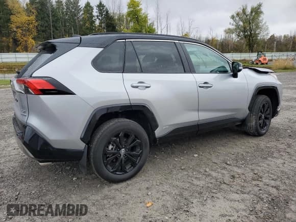 ✅ 2024 Toyota RAV4 Hybrid XSE • VIN: 2T3E6RFV6RW058263 • Lot: 89467105. Wystawiony na Copart z przebiegiem 22 309 mil. Bezpłatny archiwum sprzedaży aukcyjnych z USA i szczegółowy raport historii pojazdu na DreamBid. Zdjęcie 3.