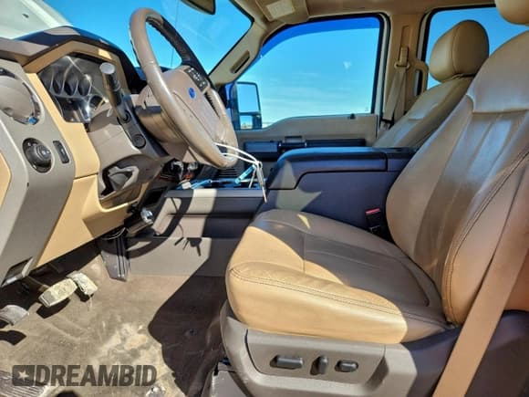 ✅ 2015 Ford F-350 Platinum • VIN: 1FT8W3BT9FEA75463 • Лот: 93686255. Опубликован ранее на Copart с пробегом 171 116 миль. Бесплатный доступ к архиву аукционных продаж из США и подробный отчёт об истории автомобиля на DreamBid. Изображение 7.