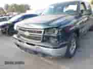 ✅ 2006 Chevrolet Silverado 1500 LS • VIN: 2GCEC13V161225437 • Lot: 43364401. Wystawiony na IAAI z przebiegiem Nie podano mil. Skorzystaj z bezpłatnego archiwum sprzedaży aukcyjnych z USA i zobacz szczegółowy raport historii pojazdu na DreamBid. Zdjęcie 6.