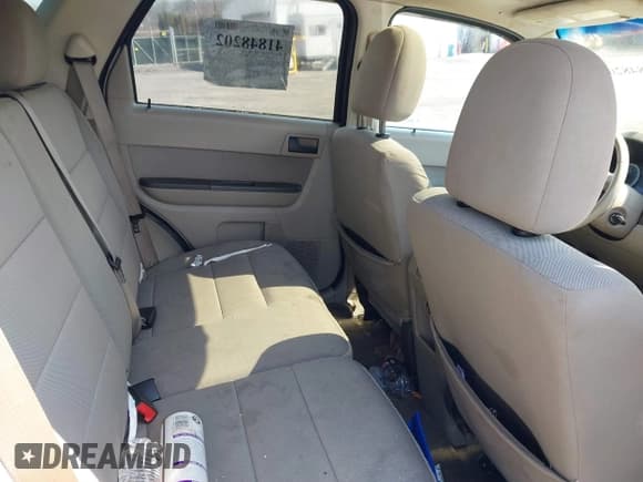 ✅ 2011 Ford Escape XLT • VIN: 1FMCU9DG2BKB88326 • Lot: 41848202. Wystawiony na IAAI z przebiegiem 173 464 mil. Bezpłatny archiwum sprzedaży aukcyjnych z USA i szczegółowy raport historii pojazdu na DreamBid. Zdjęcie 8.